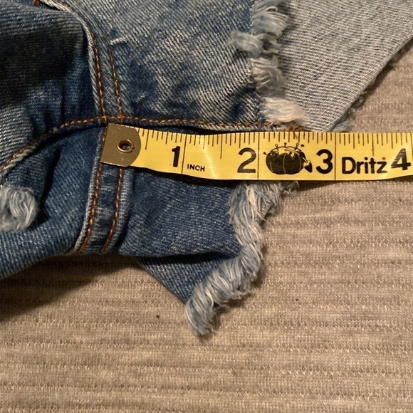 Zara Trafaluc denimwear Rose Patch cutoff Jean shorts size 6 - Picture 9 of 9